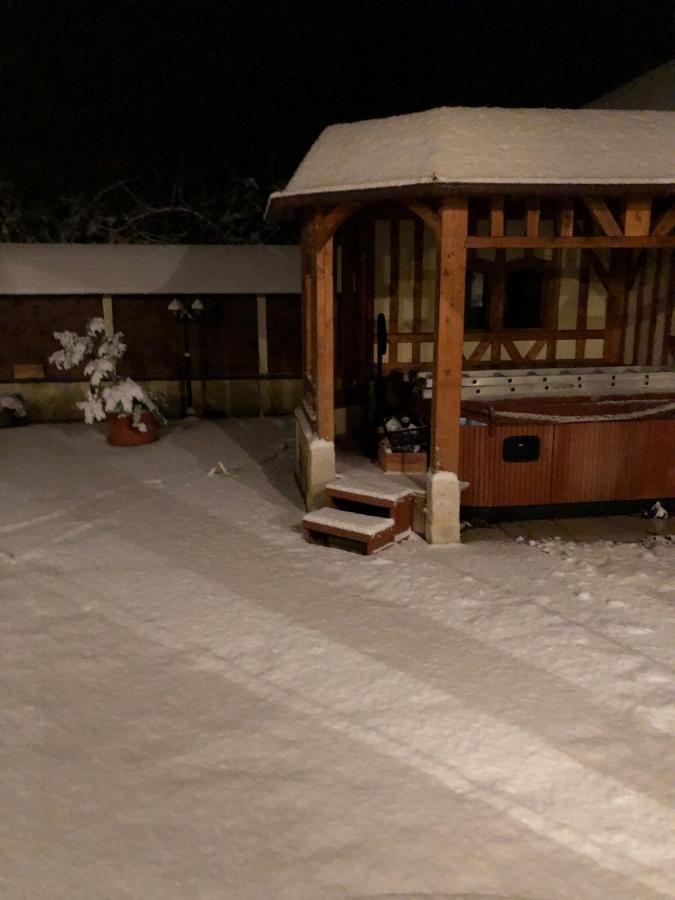 Le Jardin Des Roses Bed & Breakfast Gerponville Екстериор снимка