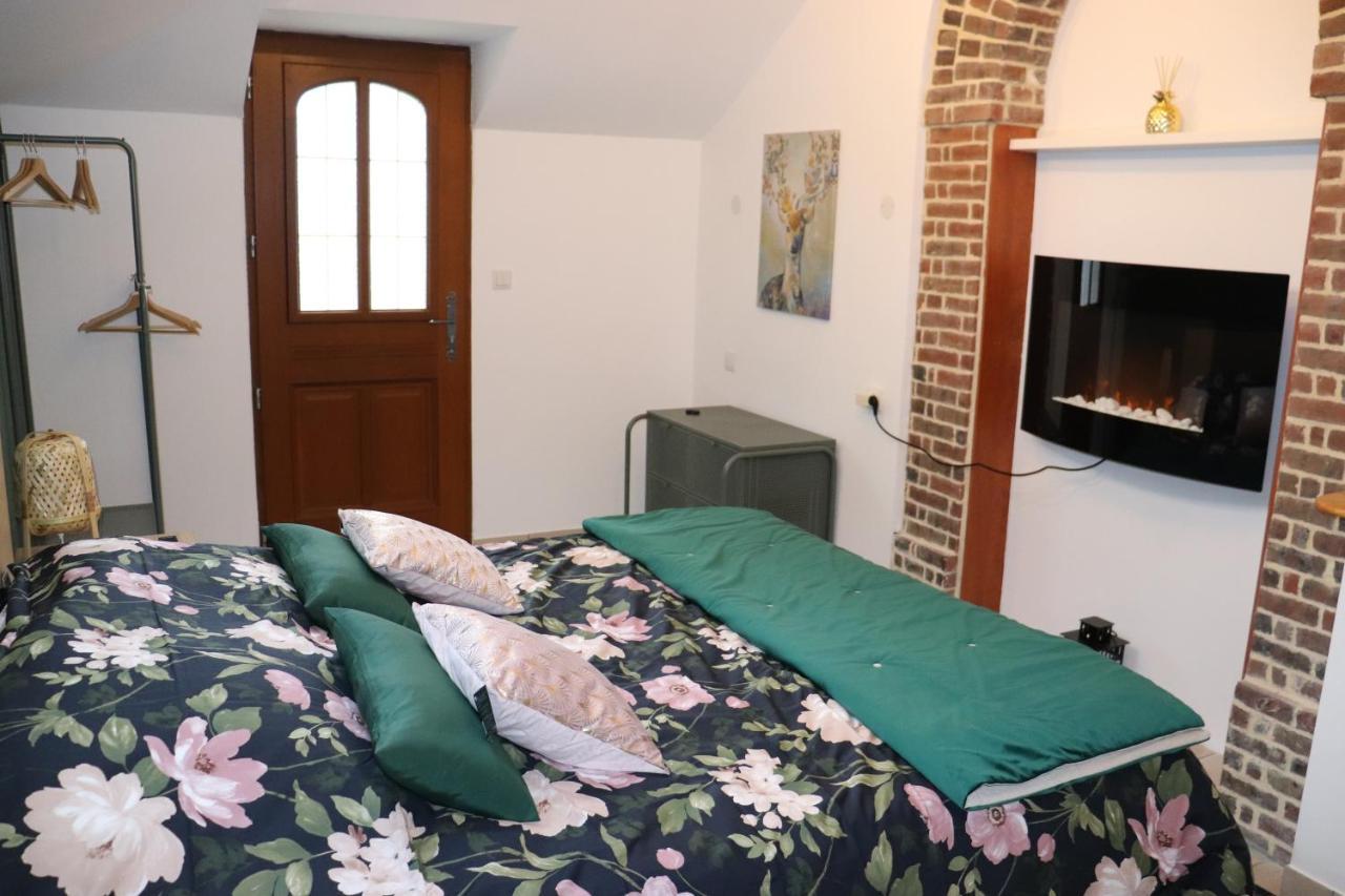 Le Jardin Des Roses Bed & Breakfast Gerponville Екстериор снимка